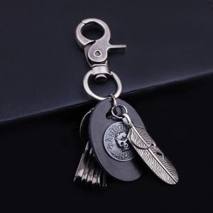 shopping קישוטים Gun Black Skull Pattern Keychain Feather Pendant Key Ring Halloween Gift for Unisex