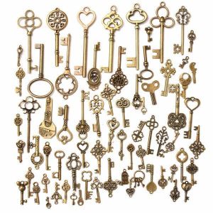 70Pcs Vintage Bronze Skeleton Heart Key Pendants DIY Accessaries