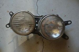 BMW e28 535 528 headlight buckets US Halogen bulbs