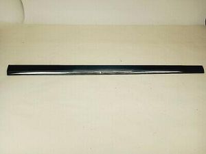 2003 MERCEDES E 320 W211 FRONT LEFT DOOR MOLDING 2116901962 C33
