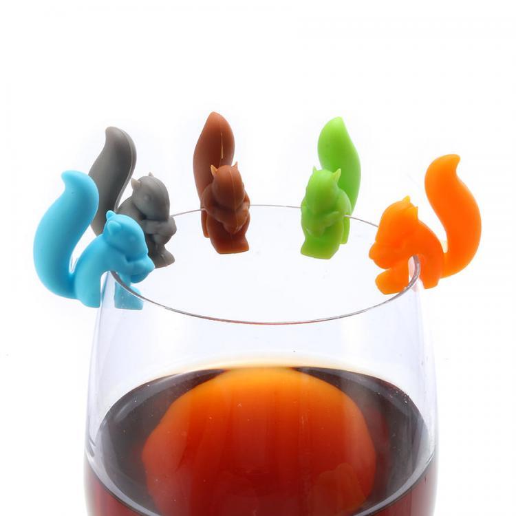 shopping מטבח ופינת אוכל KCASA KC-GC01 5Pcs Silicone Cute Squirrel Tea Bag Holder Wine Glass Charms Drinks Maker Bar Tools